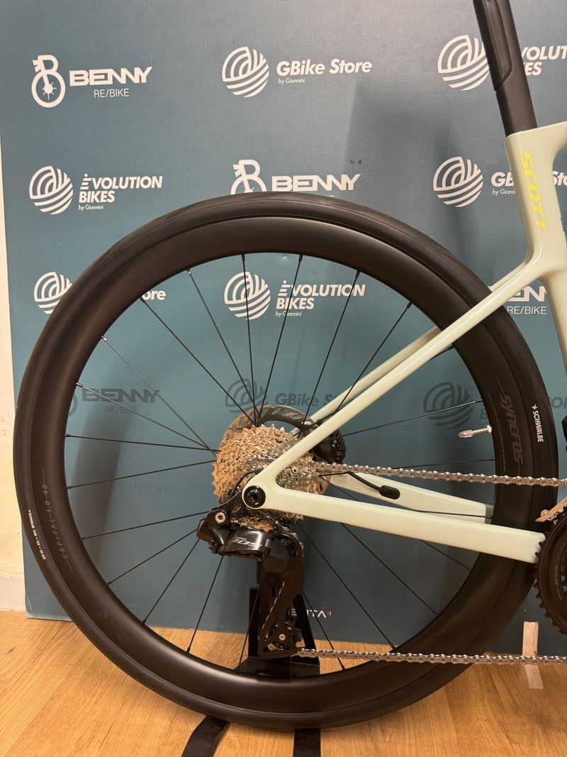 Scott Addict 30 2026 2026 Road & Gravel de segunda mano, Verde — imagen 2 de 17