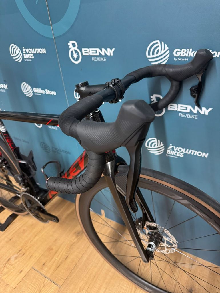 Used Ridley Helium SLX AXS Disc 2022 Road & Gravel, Rosso — image 9 of 15