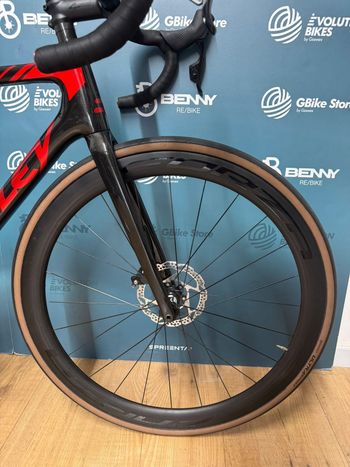 Used Ridley Helium SLX AXS Disc 2022 Road & Gravel, Rosso — image 8 of 15