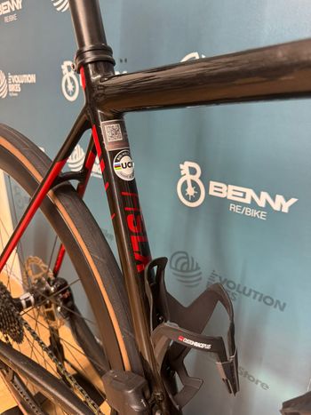 Used Ridley Helium SLX AXS Disc 2022 Road & Gravel, Rosso — image 6 of 15