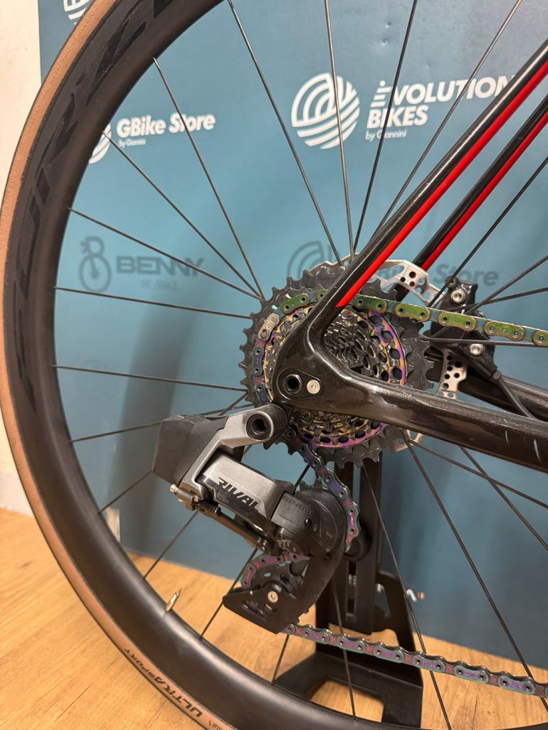 Used Ridley Helium SLX AXS Disc 2022 Road & Gravel, Rosso — image 3 of 15