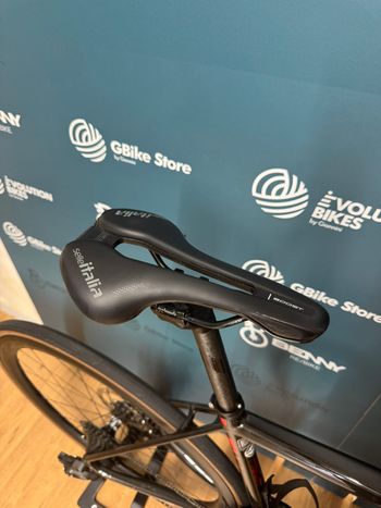 Used Ridley Helium SLX AXS Disc 2022 Road & Gravel, Rosso — image 7 of 15