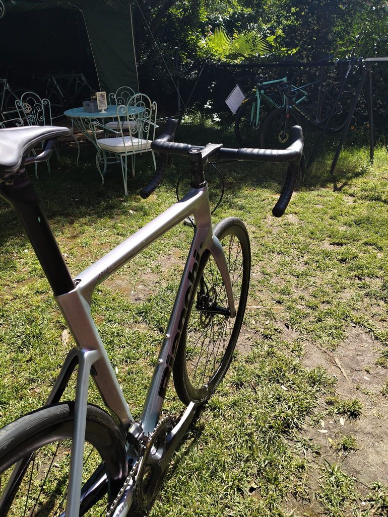 Used Bianchi Aria Ultegra Disc Di2 12S 2023 2023 Road & Gravel, Light Gray — image 4 of 6