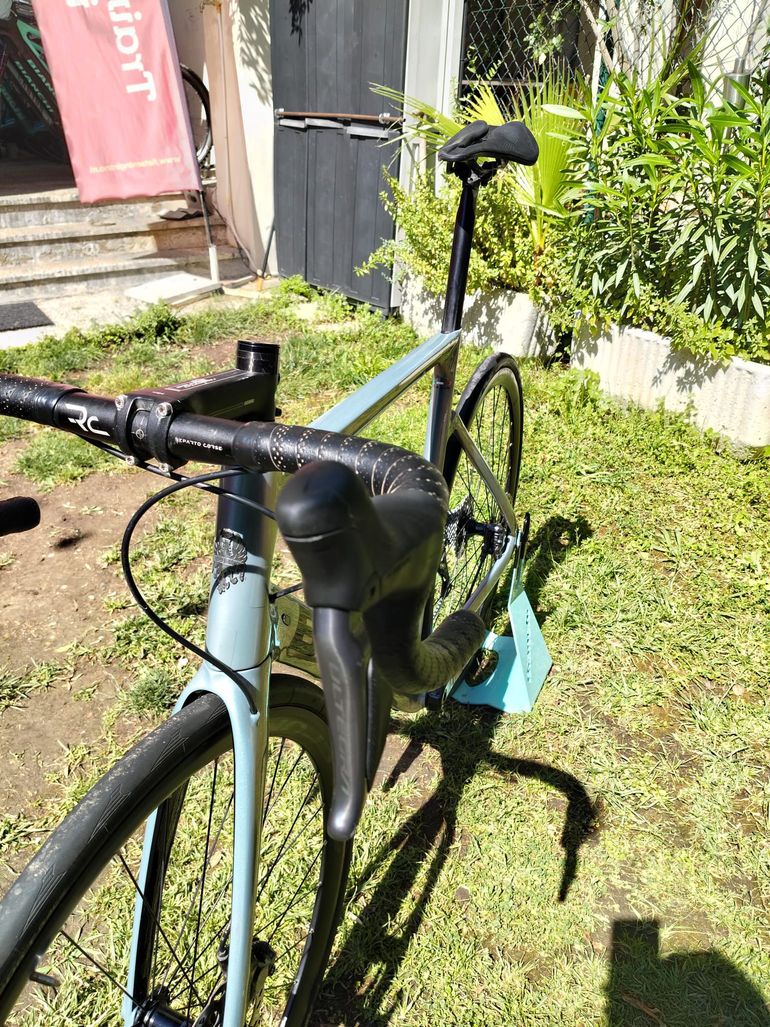 Used Bianchi Aria Ultegra Disc Di2 12S 2023 2023 Road & Gravel, Light Gray — image 6 of 6