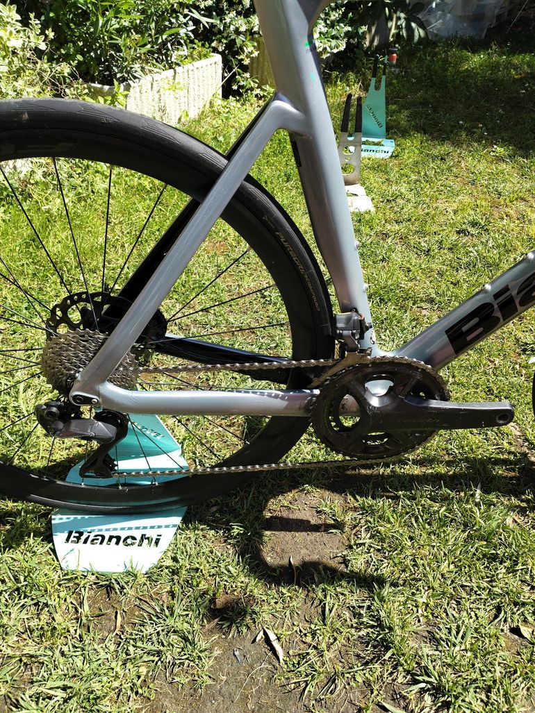 Used Bianchi Aria Ultegra Disc Di2 12S 2023 2023 Road & Gravel, Light Gray — image 3 of 6