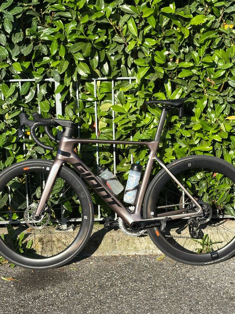 Used Giant Propel Advanced 1 2023 2023 Road & Gravel, Grigio chiaro — image 2 of 4
