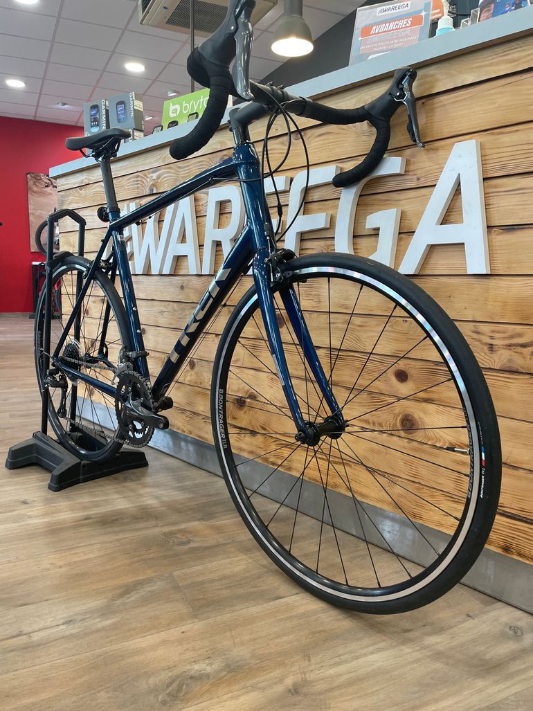 Used Trek Domane AL 2 2024 2024 Road & Gravel — image 3 of 3