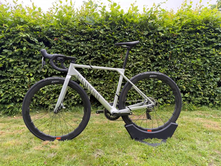 Used Canyon Ultimate CFR eTap 2024 2024 Road & Gravel, Light Gray — image 2 of 11
