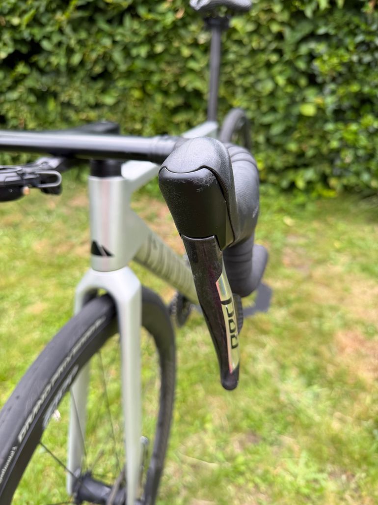 Used Canyon Ultimate CFR eTap 2024 2024 Road & Gravel, Light Gray — image 9 of 11