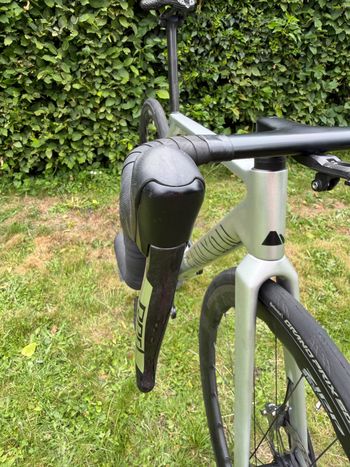 Used Canyon Ultimate CFR eTap 2024 2024 Road & Gravel, Light Gray — image 10 of 11