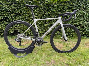 Used Canyon Ultimate CFR eTap 2024 2024 Road & Gravel