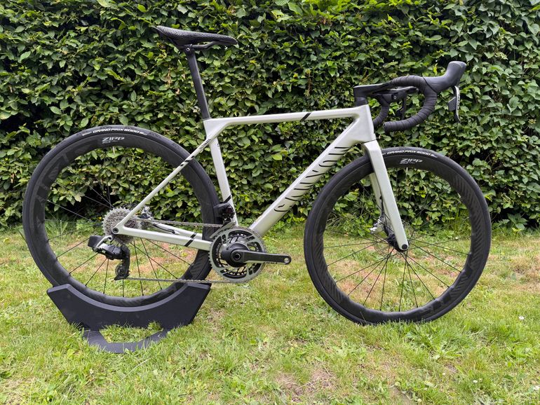 Used Canyon Ultimate CFR eTap 2024 2024 Road & Gravel, Light Gray — image 1 of 11