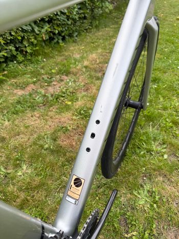 Used Canyon Ultimate CFR eTap 2024 2024 Road & Gravel, Light Gray — image 6 of 11