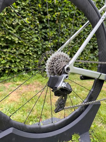 Used Canyon Ultimate CFR eTap 2024 2024 Road & Gravel, Light Gray — image 3 of 11