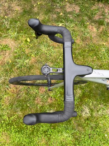 Used Canyon Ultimate CFR eTap 2024 2024 Road & Gravel, Light Gray — image 5 of 11