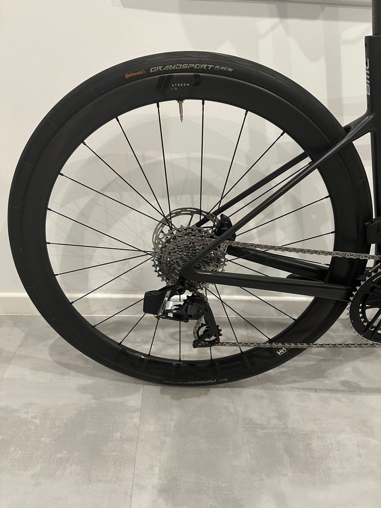 Used BMC Teammachine SLR 01 ONE 2026 2026 Road & Gravel, Black — image 4 of 5
