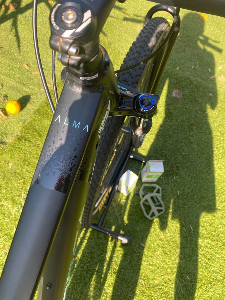 Used Orbea ALMA H30 2021 2021 Mountainbike, Black, 29 — image 12 of 14