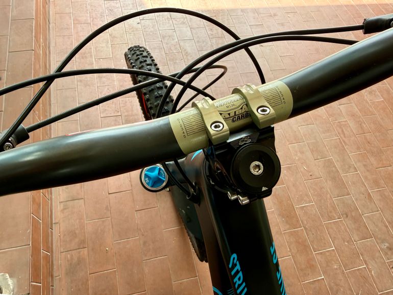 Used Canyon Strive CF 8.0 Race 2016 Mountainbike, Schwarz — image 6 of 20