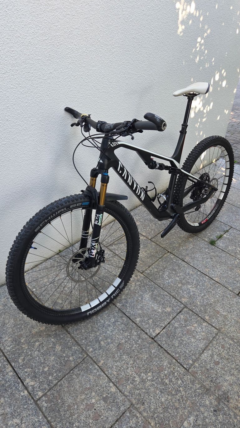 Used Canyon Lux CF 6 2021 2021 Mountainbike — image 2 of 13
