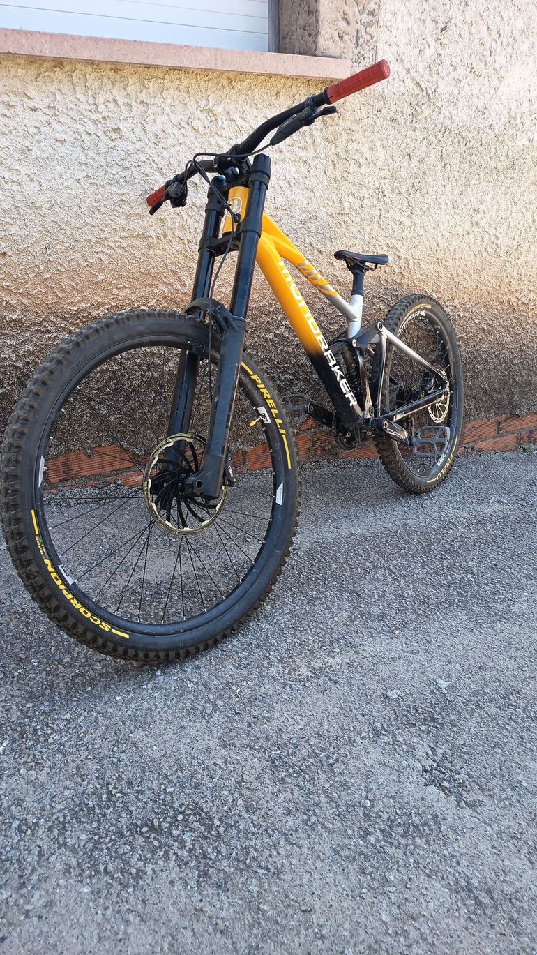 Used Mondraker Summum SRAM GX DH 2025 Mountainbike, Orange — image 3 of 5