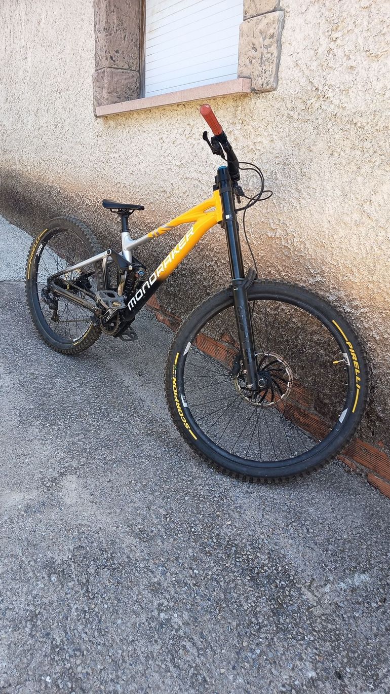 Used Mondraker Summum SRAM GX DH 2025 Mountainbike, Orange — image 1 of 5
