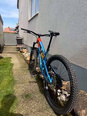 Używany YT Industries Capra 29 CORE 3 CF 2025 2025 Mountainbike — zdjęcie 2 z 4