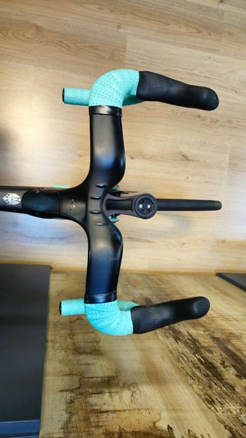 Used Bianchi Oltre PRO Ultegra Di2 2023 2023 Road & Gravel, Blue — image 6 of 9