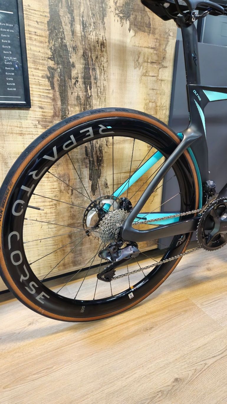 Used Bianchi Oltre PRO Ultegra Di2 2023 2023 Road & Gravel, Blue — image 8 of 9