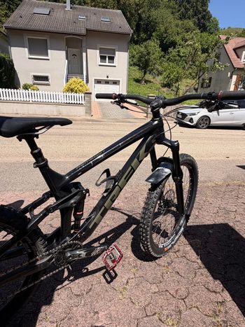 Used Trek Remedy 8 27.5 2019 2019 Mountainbike, Black, 27.5 — image 2 of 7