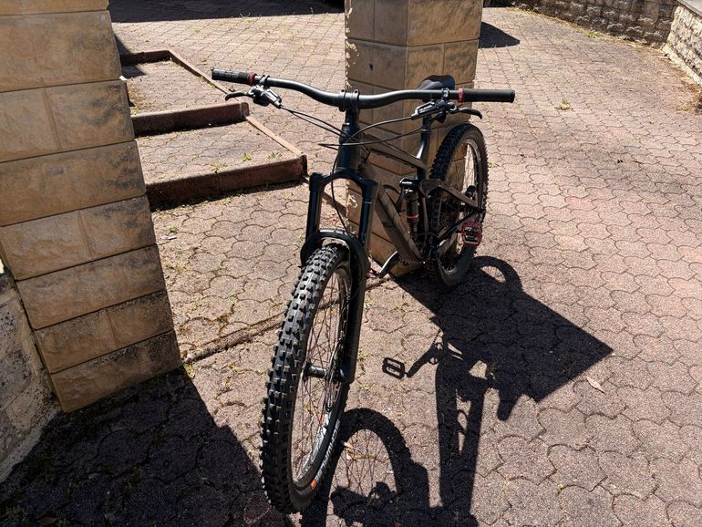 Used Trek Remedy 8 27.5 2019 2019 Mountainbike, Black, 27.5 — image 3 of 7
