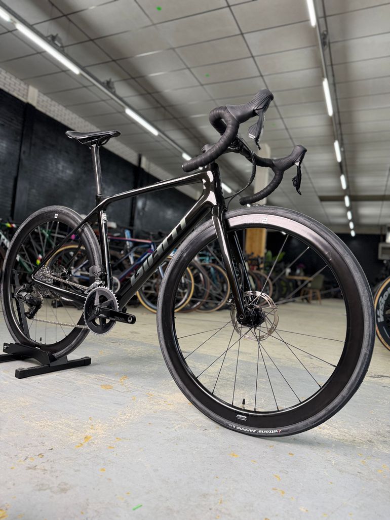 Used Giant TCR Advanced Pro Disc 1 AX 2022 2022 Road & Gravel, Black — image 2 of 18