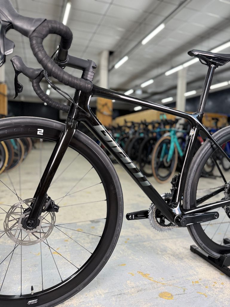 Used Giant TCR Advanced Pro Disc 1 AX 2022 2022 Road & Gravel, Black — image 12 of 18