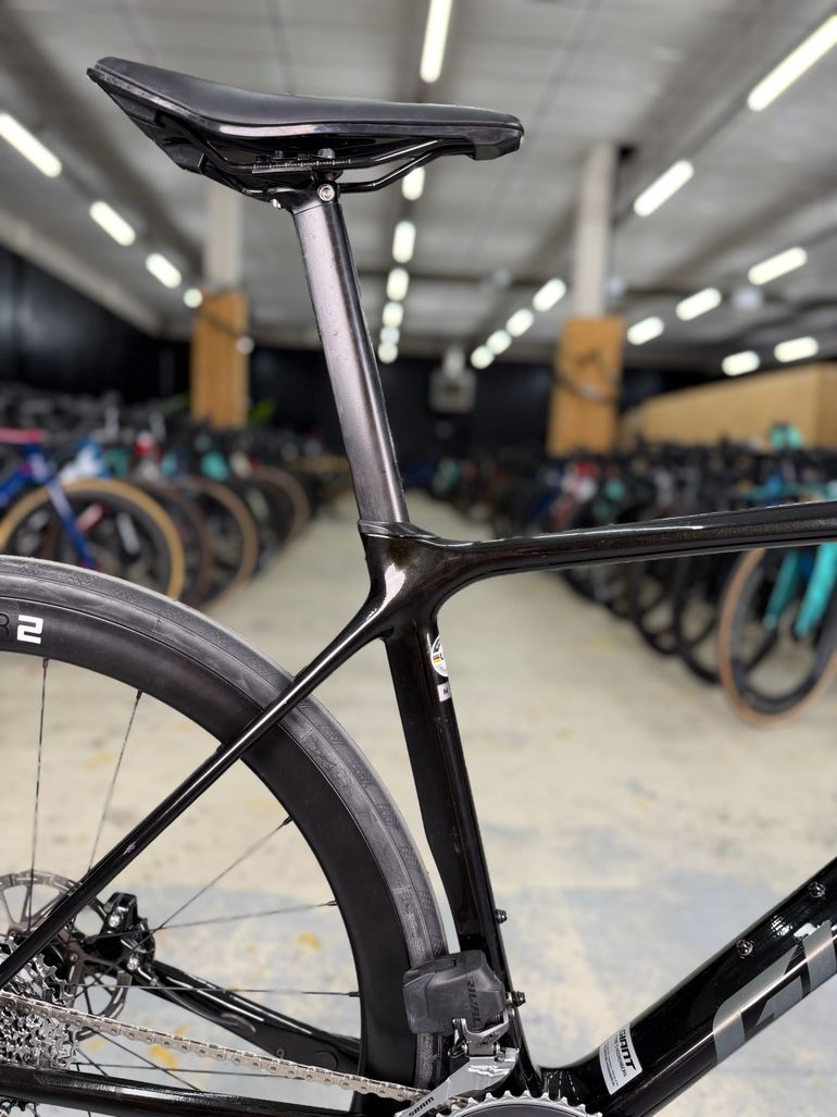Used Giant TCR Advanced Pro Disc 1 AX 2022 2022 Road & Gravel, Black — image 3 of 18