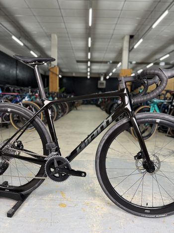 Used Giant TCR Advanced Pro Disc 1 AX 2022 2022 Road & Gravel, Black — image 6 of 18