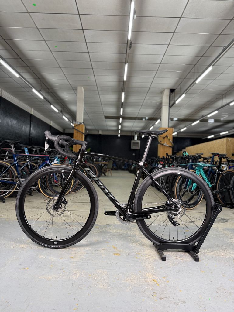 Used Giant TCR Advanced Pro Disc 1 AX 2022 2022 Road & Gravel, Black — image 14 of 18