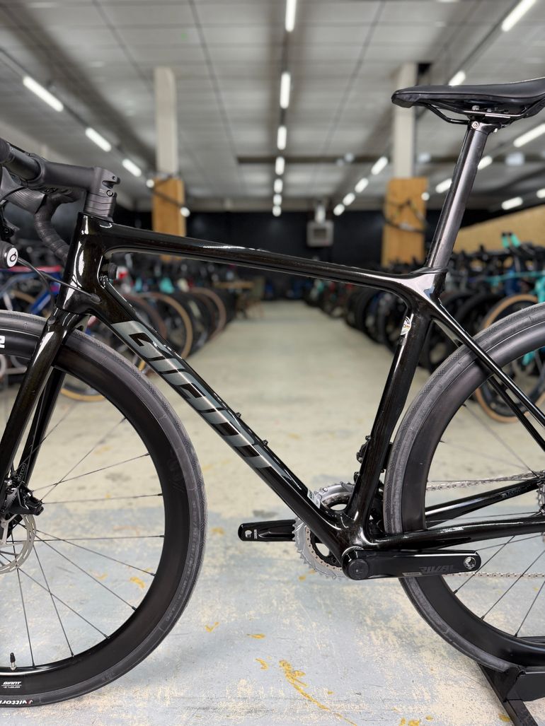 Used Giant TCR Advanced Pro Disc 1 AX 2022 2022 Road & Gravel, Black — image 17 of 18