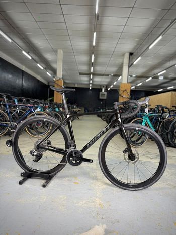 Used Giant TCR Advanced Pro Disc 1 AX 2022 2022 Corsa & gravel