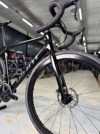 Used Giant TCR Advanced Pro Disc 1 AX 2022 2022 Road & Gravel, Black — image 4 of 18