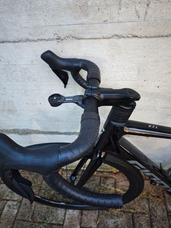 Used Giant Tcr Shimano 105 Di2 2025 Road & Gravel — image 5 of 14