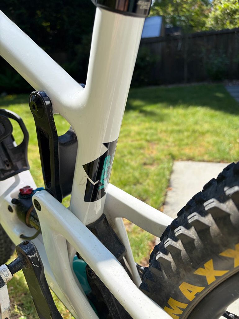 Used Santa Cruz TALLBOY Frame / Carbon CC 2024 Frameset 2024 Mountainbike, White, 29 — image 6 of 7