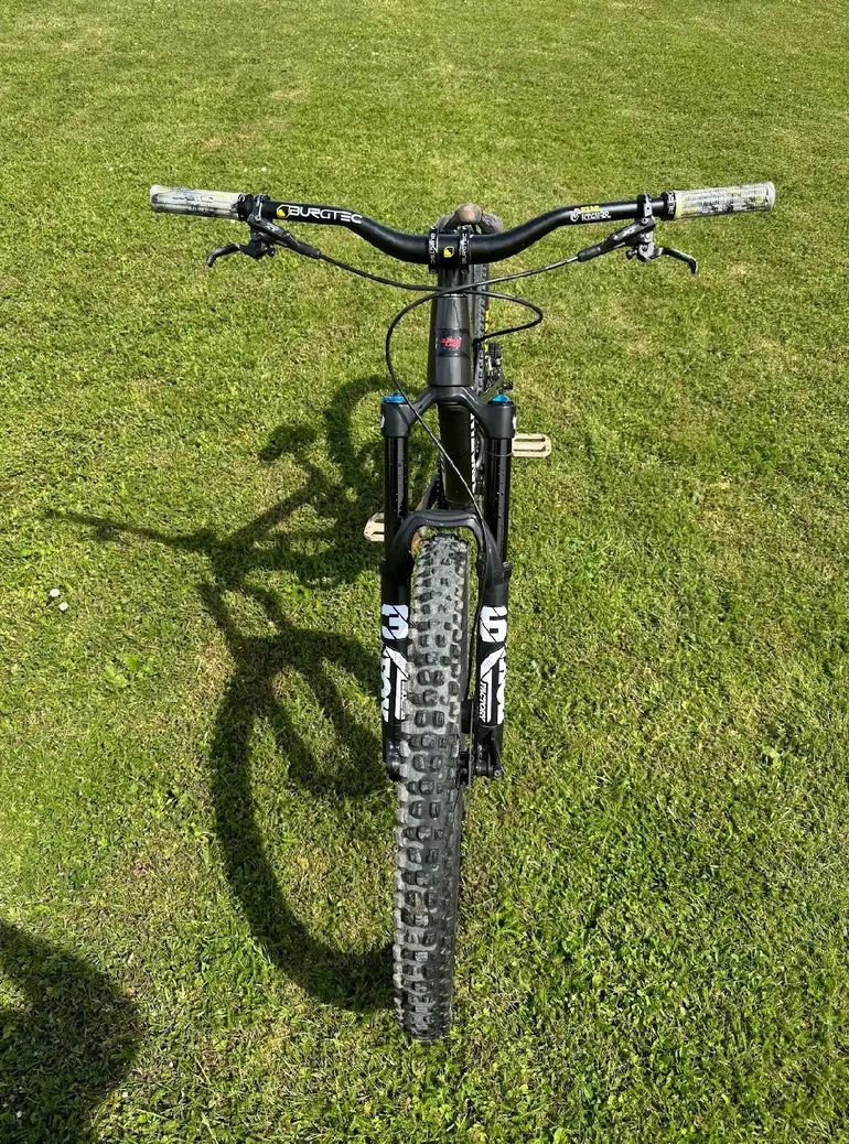 Used Santa Cruz Nomad Carbon CC X01 Reserve 2018 2018 Mountainbike, Black, 27.5 — image 2 of 5