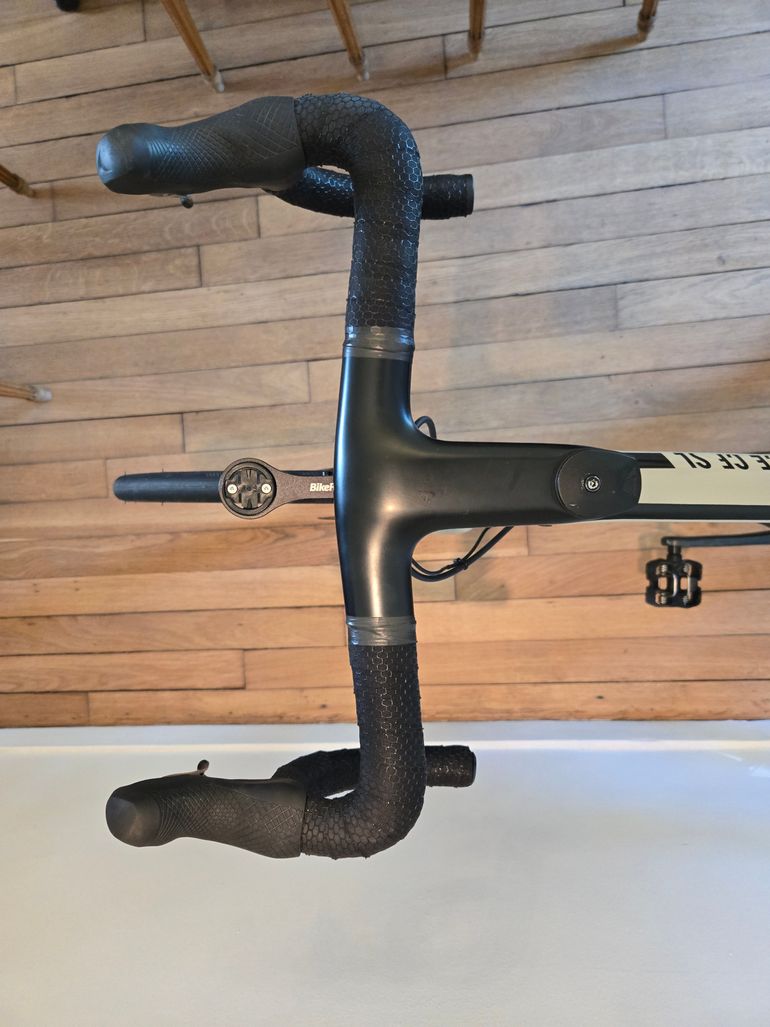 Used Canyon Endurace CF SL 8 Disc Di2 2021 2021 Road & Gravel, Light Gray — image 6 of 13