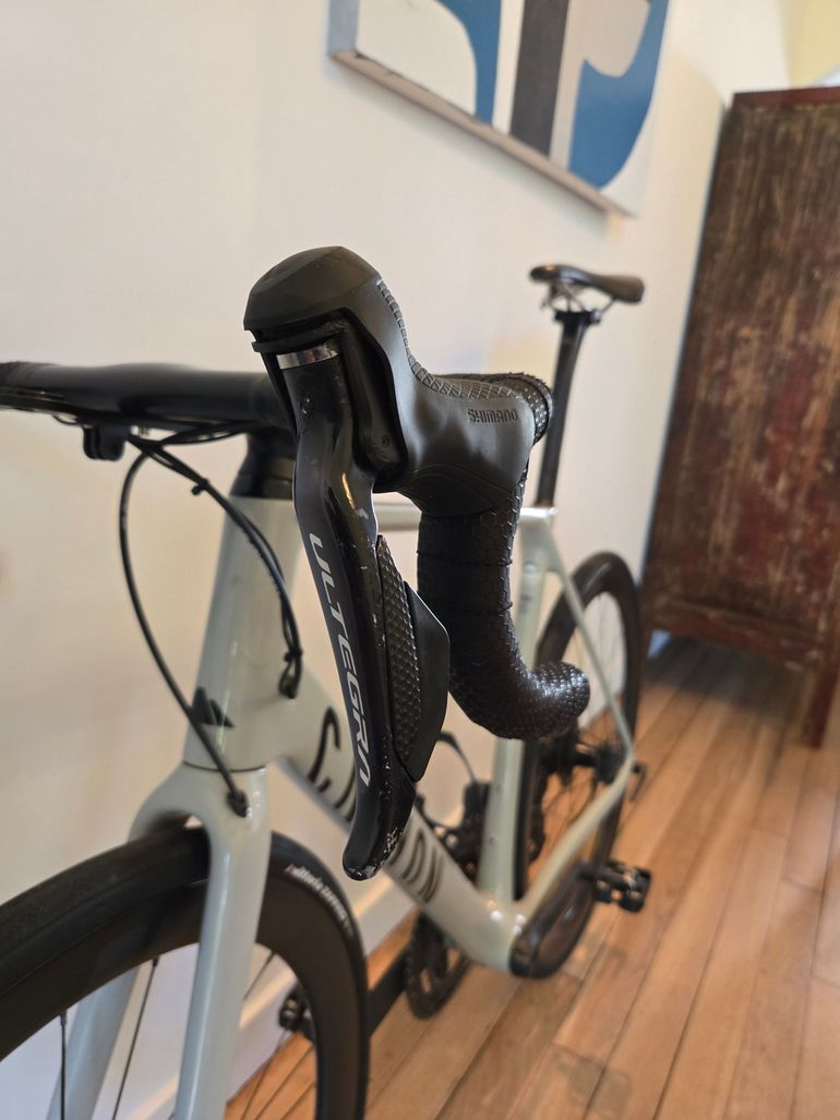 Used Canyon Endurace CF SL 8 Disc Di2 2021 2021 Road & Gravel, Light Gray — image 8 of 13