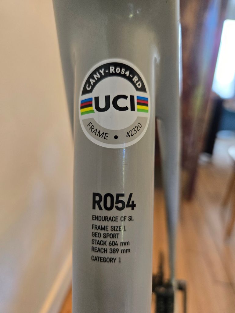 Used Canyon Endurace CF SL 8 Disc Di2 2021 2021 Road & Gravel, Light Gray — image 11 of 13