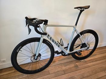 Used Canyon Endurace CF SL 8 Disc Di2 2021 2021 Road & Gravel, Light Gray — image 10 of 13