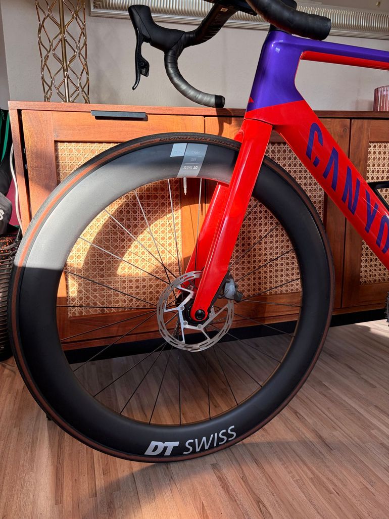 Used Canyon Aeroad CF SLX 8 Disc eTap 2023 2023 Road & Gravel, Red — image 5 of 7