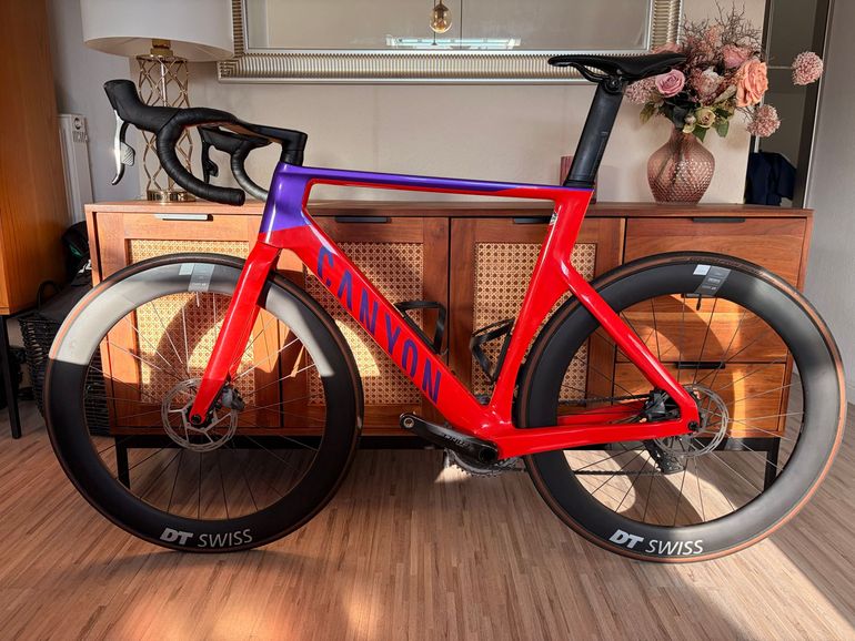 Used Canyon Aeroad CF SLX 8 Disc eTap 2023 2023 Road & Gravel, Red — image 1 of 7