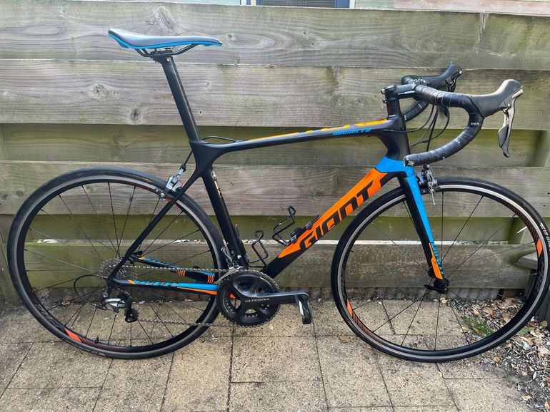 Used Giant TCR Advanced 1 2016 2016 Road & Gravel, Black — image 1 of 14