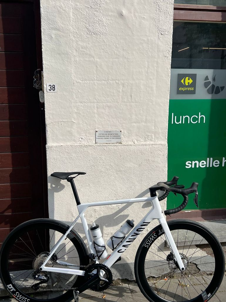 Used Canyon Ultimate CF SLX 8 Di2 2025 2025 Road & Gravel, White — image 2 of 3