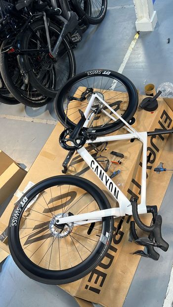 Used Canyon Ultimate CF SLX 8 Di2 2025 2025 Carretera y gravel